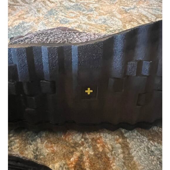 Unique Dr. Martens Fabric Pull-On Ankle Boots - Picture 4 of 4